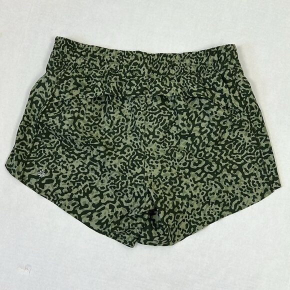 Athleta Green Camo Hustle 4.5" Running Shorts Small - Picture 8 of 13